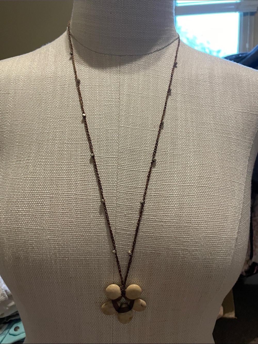 Brown Beaded Flower Pendant Necklace - Women Jewelry